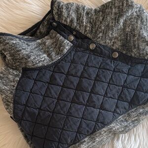 Abercrombie & Fitch Black and Gray button fleece